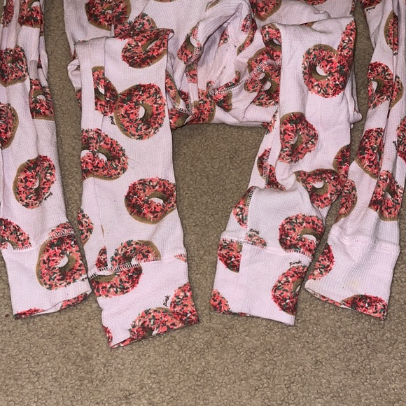VS PINK DONUTS ONESIE 🍩 - Picture 7 of 7